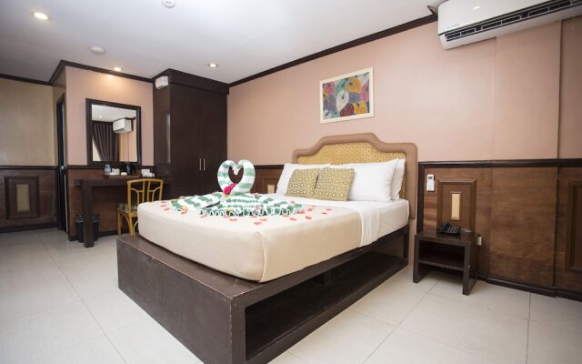 John's Apartelle