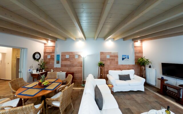 Patras Luxury Seaside House
