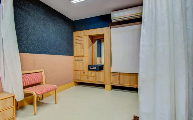 OYO 1327 Inchara Hotel