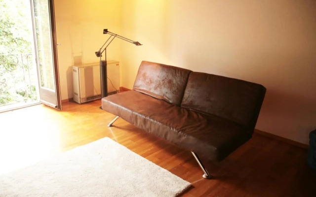 Cozy apartment in the green