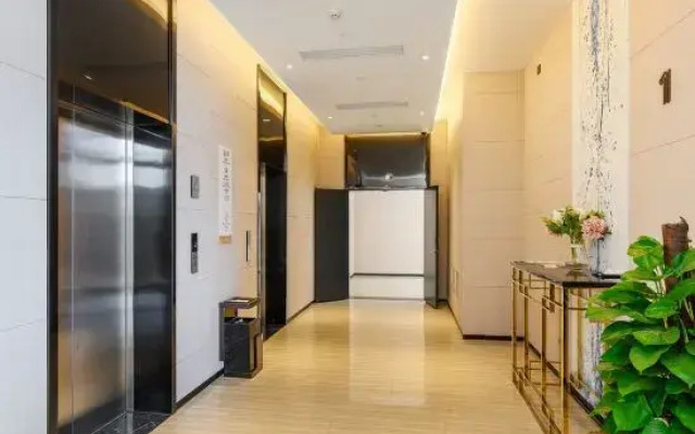 Grace Select Collection Hotel (Fengxian Wangyuan Road)