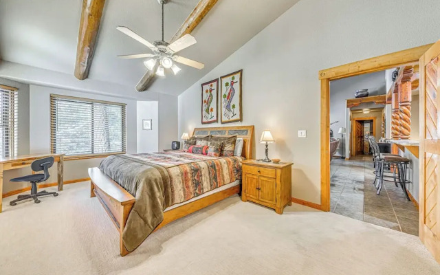 Near Hiking Trails: Spacious Cloudcroft Retreat!