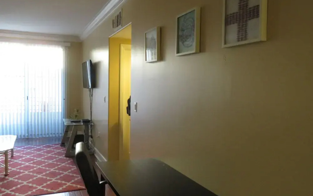 2 Bed 2 Bath in Studio City