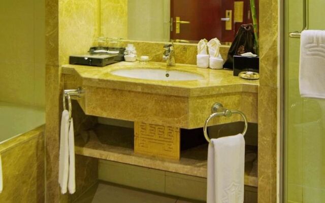 Gold Riverside Hotel