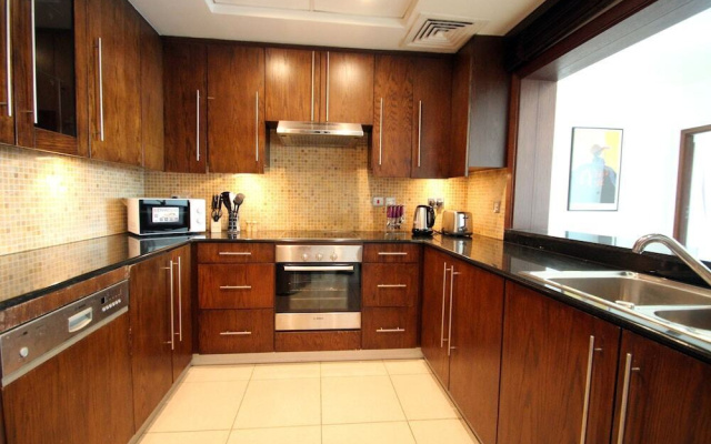 Spacious Two Bedroom in 8 Boulevard Walk