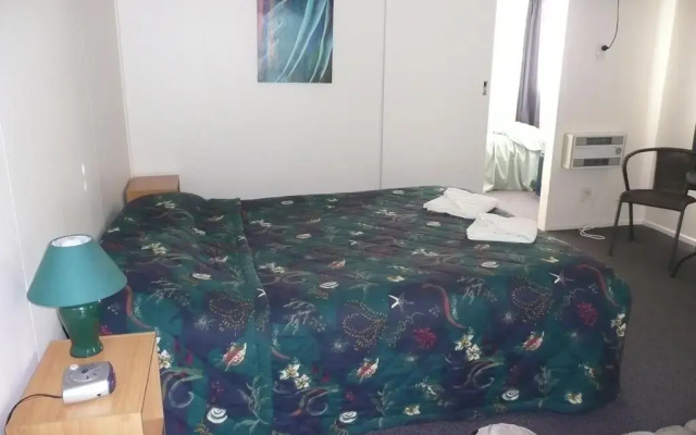 Alma Motel