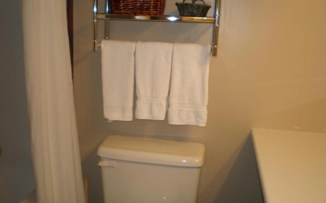 Spanish Bay Inn, CANADA