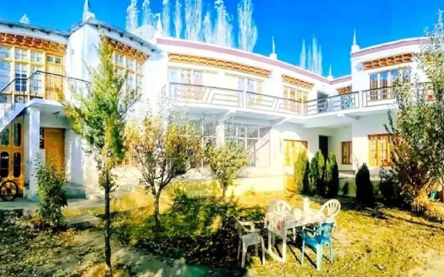 Shorkhan Guest House