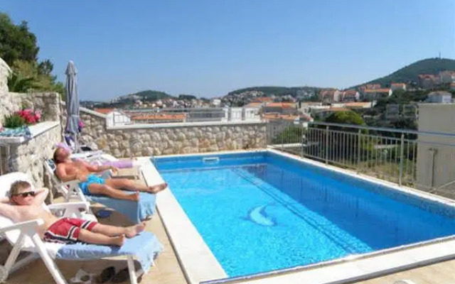 Villa Borna Apartments