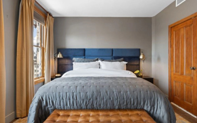 The Historic Blue Moon Hotel - NYC