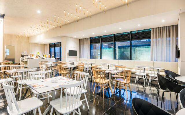 Holiday Inn Express & Suites Bogota Zona Financiera by IHG