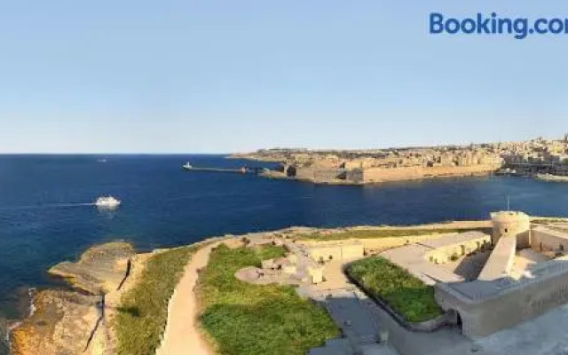 Top Location 2 Bedroom With Terrace