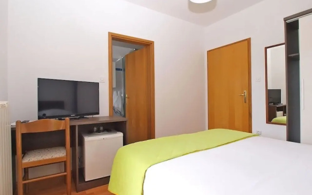 Rooms Ivica 1452