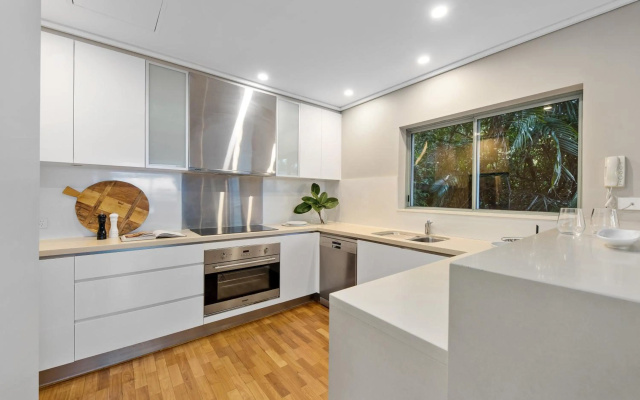 Hastings Park Apartment 3 – Guest Rooms – Hastings Street