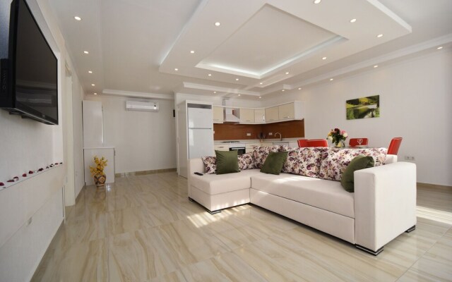 Villa Ural by Helaltatilvillalari