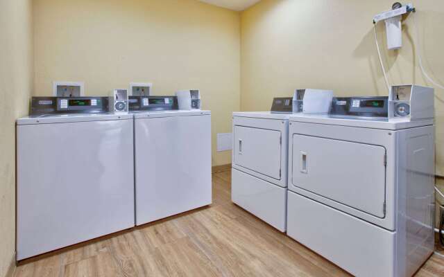 Days Inn by Wyndham Batesville