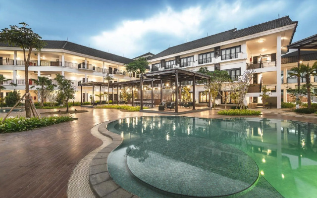 Lido Lake Resort By MNC Hotel