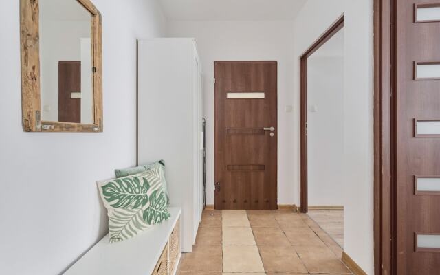 Sweet Apartment Kamienna by Renters
