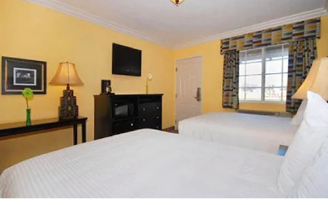 Solaire Inn & Suites