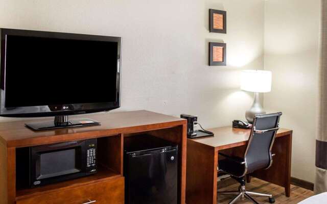 Comfort Inn & Suites Coralville - Iowa City near Iowa River Landing