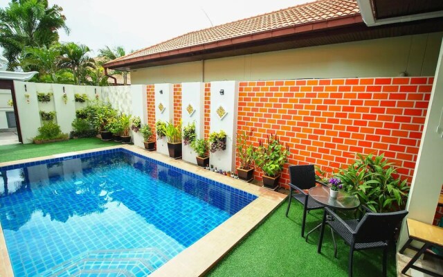 2 Bed Majestic Villa Near Beach