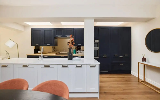 The Brondesbury Park - Sparkling 3bdr Flat With Garden