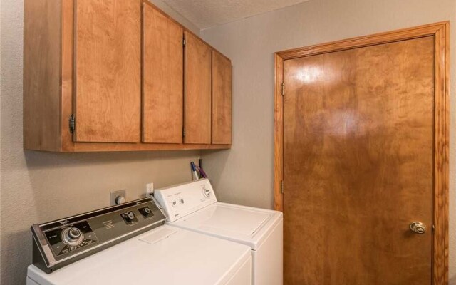 Riverside House - Three Bedroom Cabin