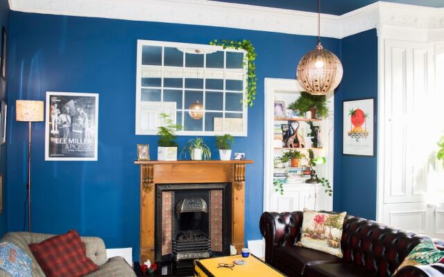 Bright Flat in Edinburgh With Private Garden