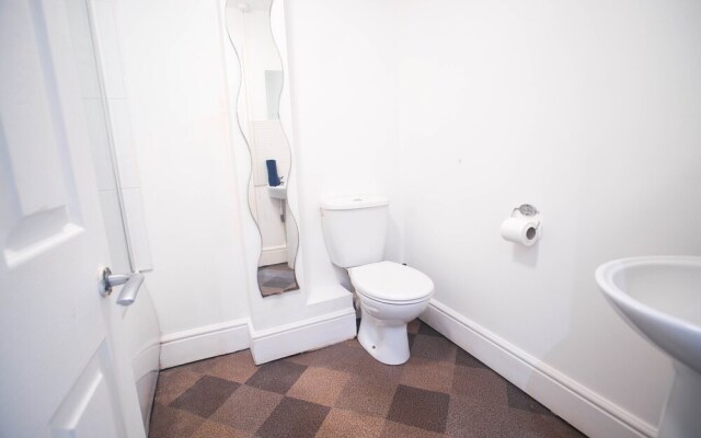 Short Stay Bristol - Stapleton 1 Apartment