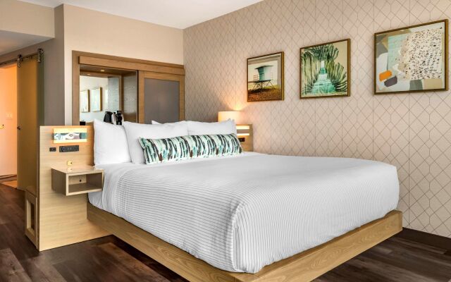 Cambria Hotel Fort Lauderdale Beach