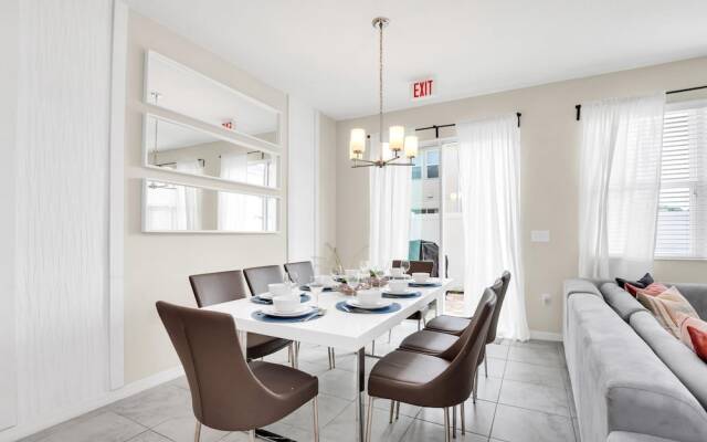 Comfy House at Compass Bay Cb102