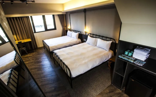 Taichung Loft Hostel - Yizhong