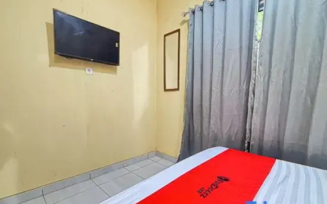 RedDoorz near RS Hermina Tangerang