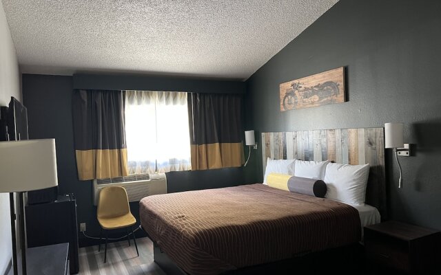 La Mirage Inn - Hollywood