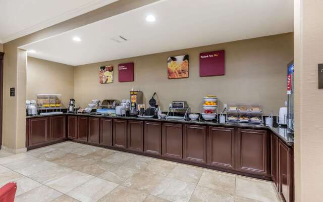 Comfort Suites Houston IAH Airport - Beltway 8