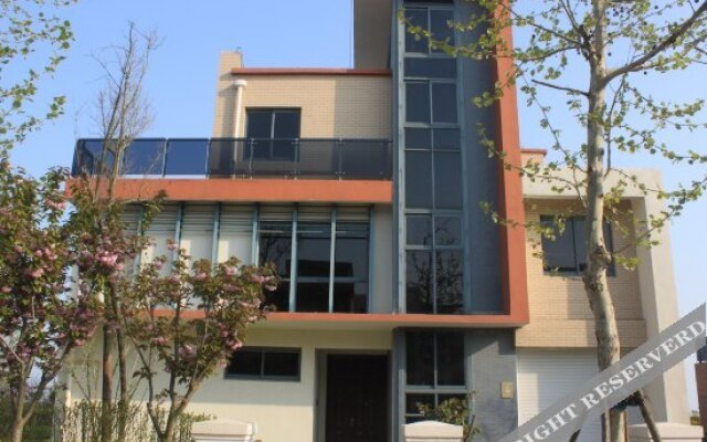 Baolong Holiday Hotel