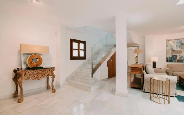 tuGuest Alhambra house