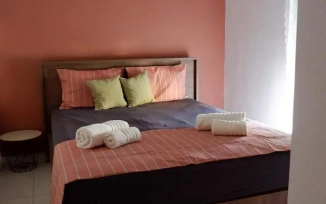 Quiet apartment with easy access to attractions.