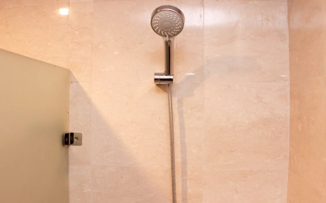 Elegant And Comfy 2Br At Holland Village Jakarta Apartment