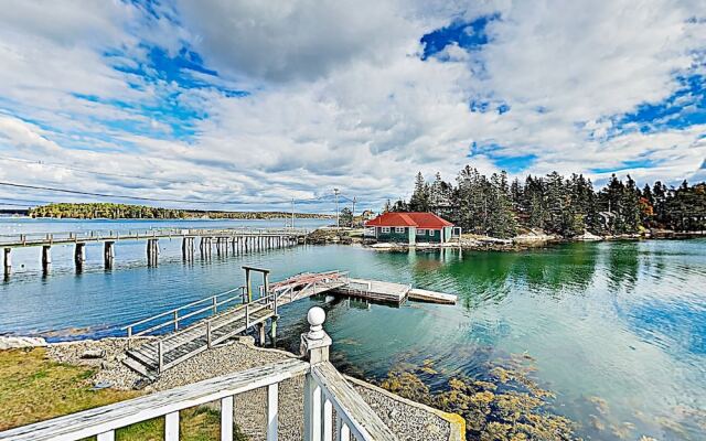 New Listing! Bayfront Getaway W/ Stunning Views 4 Bedroom Home