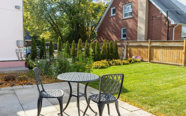 Fully Private 3 Bdrm Suite - The Winchester