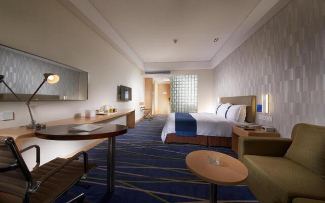 Holiday Inn Express Zhengzhou Airport