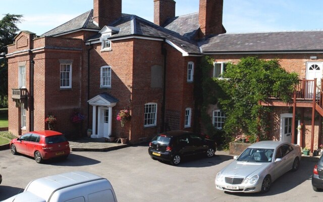 Elm Lodge