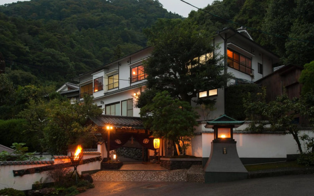 Beppu Onsen Beppu Showaen