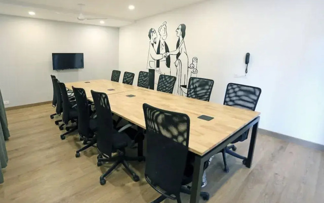 OYO Townhouse 020 Huda Metro South City 1