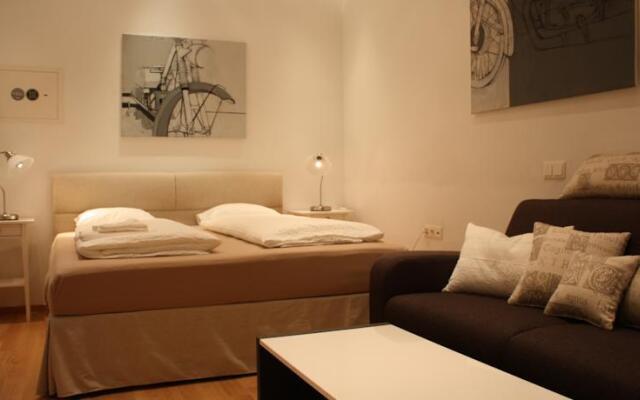 Opera Studio Apartment