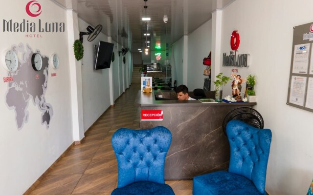 Hotel Media Luna