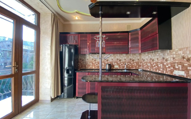 Amiryan street 1 bedroom Deluxe apartment With Balcony AM104