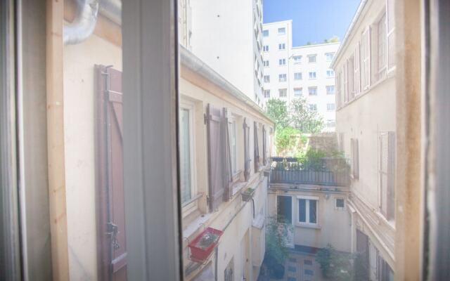 Eiffel Tower Rue Cler