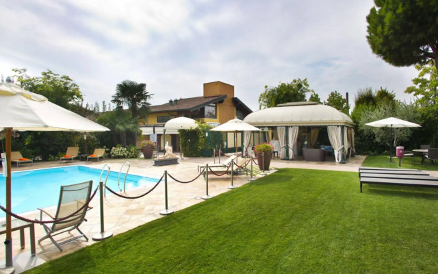 Vip's Motel Luxury Accommodation & Spa